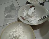 Foto langkah ke 3 dari resep Maringue Kisses Cookies.
