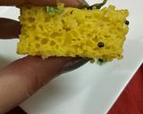 A picture of step 9 of Khaman dhokla.