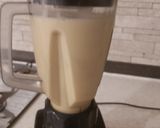 A picture of step 2 of Mango and Ice Cream Shake.