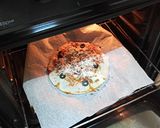 Foto del paso 3 de la receta Pizza de atún con cebolla frita, zanahoria encurtida y olivas
