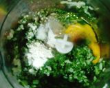Foto del paso 2 de la receta: Invento de pizza de espinaca, con arroz integral cocido y harina sin tacc.. con berenjenas!!
