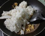 Foto langkah ke 4 dari resep Nasi Goreng Gorengan dengan Sayur Rebus.