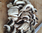 Foto del paso 1 de la receta: Tallarines con salsa de champis