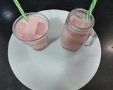 A picture of step 2 of Rose sweet lassi.