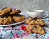 Foto del paso 5 de la receta: Galletitas de avena, naranja y chips de chocolate 🍊