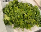 Une image de l'étape 1 de Sauce à la coriandre, piment oiseau, persil, tomate, gingembre et citron.