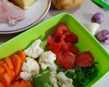 Foto langkah ke 1 dari resep Sop ayam (menu diet).