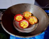 A picture of step 6 of Pineapple Cupcakes.
