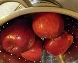 A picture of step 1 of Homemade Berry Applesauce.