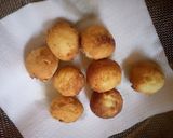 A picture of step 5 of Coconut milk candy.