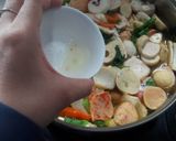 Foto langkah ke 8 dari resep Steamboat Kuah Tomyam a.k.a sukiyaki/shabu-shabu.