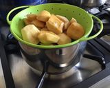 Une image de l'étape 1 de Pommes et clémentines en gelée.