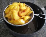 A picture of step 2 of Dad's Peach Pie.