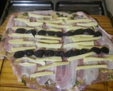 Foto del paso 2 de la receta: Cerdo Arrollado con Ciruelas y Papas Rústicas