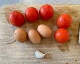 A picture of step 1 of 🥚🍅 Eggs & tomatoes in Chinese style.