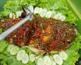 Hình bước làm 4 của món Cá chim trắng sốt me siêu cay