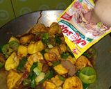 Foto langkah ke 4 dari resep Tumis tahu kecap pedas.