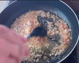 Foto del paso 3 de la receta: Chuleta de cerdo, salsa de mostaza y encurtidos