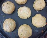 A picture of step 4 of Cheesy veg bomb.