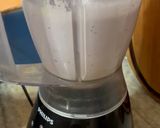 Foto del paso 1 de la receta: Licuado proteico de banana y arándanos
