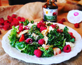 Foto del paso 1 de la receta: Ensalada diet de col kale, frambuesas y queso fresco