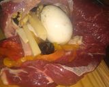Foto del paso 3 de la receta: Colita de cuadril mechada al horno con papas crocantes con ajo y tomillo