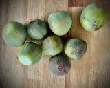 Foto del paso 3 de la receta: Coca de higos y cebolla caramelizada con sobrasada