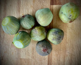 Foto del paso 3 de la receta: Coca de higos y cebolla caramelizada con sobrasada