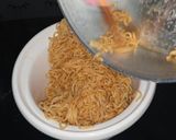 Foto langkah ke 2 dari resep Noodle cake (mie ulangtahun).