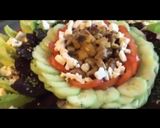Une image de l'étape 2 de Salade « soleil »poulet grillé tomates betteraves cœur de romaine concombre et feta.