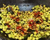 A picture of step 3 of Green pigeon pea usli (stir fried lentils).
