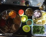 राजस्थानी स्टफ दाल -बाटी(बिना ओवन और बाटी कूकर के)साथ लहसुन चटनी रेसिपी चरण 3 फोटो