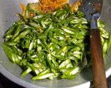 Foto langkah ke 5 dari resep Oseng kacang panjang + wortel dan touge.