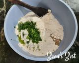 A picture of step 1 of Methi Rotis.