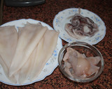 Foto del paso 1 de la receta: Calamares rellenos de setas, jamón y espárragos trigueros, en salsa de verduras, con chips de patata