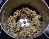 गावरानी चणे आणि तुरीचे चाकवत घातलेले वडे.(Gavran Chane Turi Chakvat Bhaji Vade Recipe In Marathi) रेसिपी स्टेप 2 फोटो 