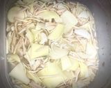 รูปขั้นตอนการทำที่ 1 ของ แกงหัวปลีใส่ไก่
