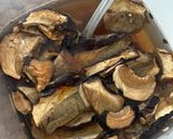 Foto del paso 1 de la receta: Arroz de secreto ibérico con boletus y alcachofas