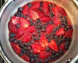 Foto del paso 3 de la receta: Mermelada de frutillas y arándanos