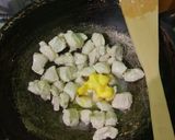 Foto langkah ke 3 dari resep 19. Ayam Brokoli Kecap.