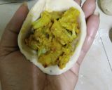 A picture of step 3 of Aloo Gobhi Samosa.