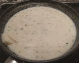 Foto del paso 5 de la receta: Merluza al horno con salmón ahumado, gambas y patatas
