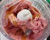 Foto del paso 3 de la receta: Crema helada de banana con frutillas 🍓