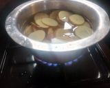 A picture of step 2 of Lyonnaise potatoes.