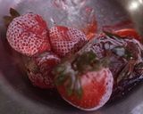 A picture of step 1 of Strawberry juice 🥤.