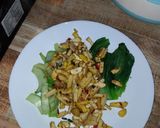 Foto langkah ke 5 dari resep Tumis Pakcoy dan Tahu Kuning Pedas.