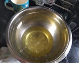 A picture of step 3 of Pandan Chiffon Cake.