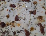 Foto del paso 7 de la receta: Focaccia con olivas negras, tomillo y romero