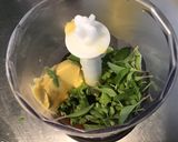 Une image de l'étape 3 de Sauce salade moutarde de Bourgogne, framboise, basilic et persil frais.