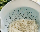 Hình bước làm 2 của món Bún gạo nấu rau củ